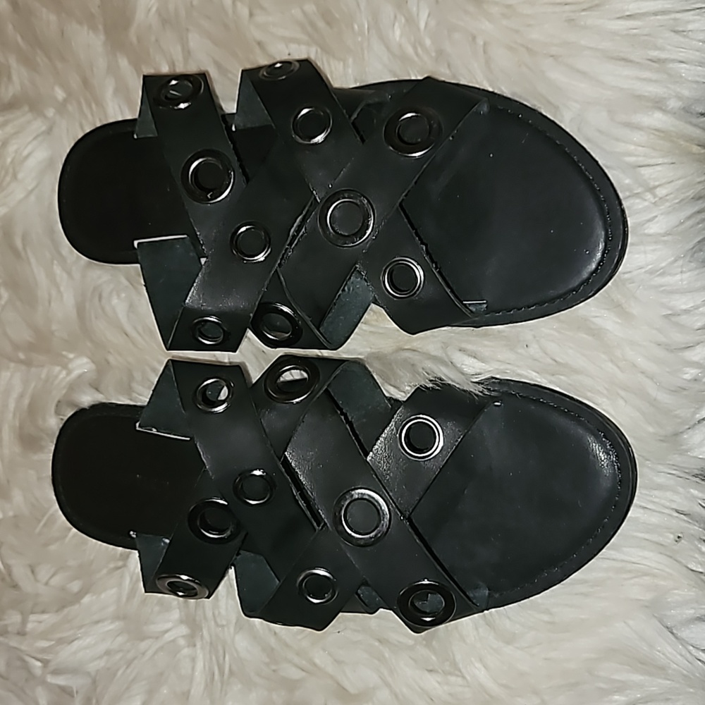 ~~Forever 21 Black Strappy Sandals | Size 8~~